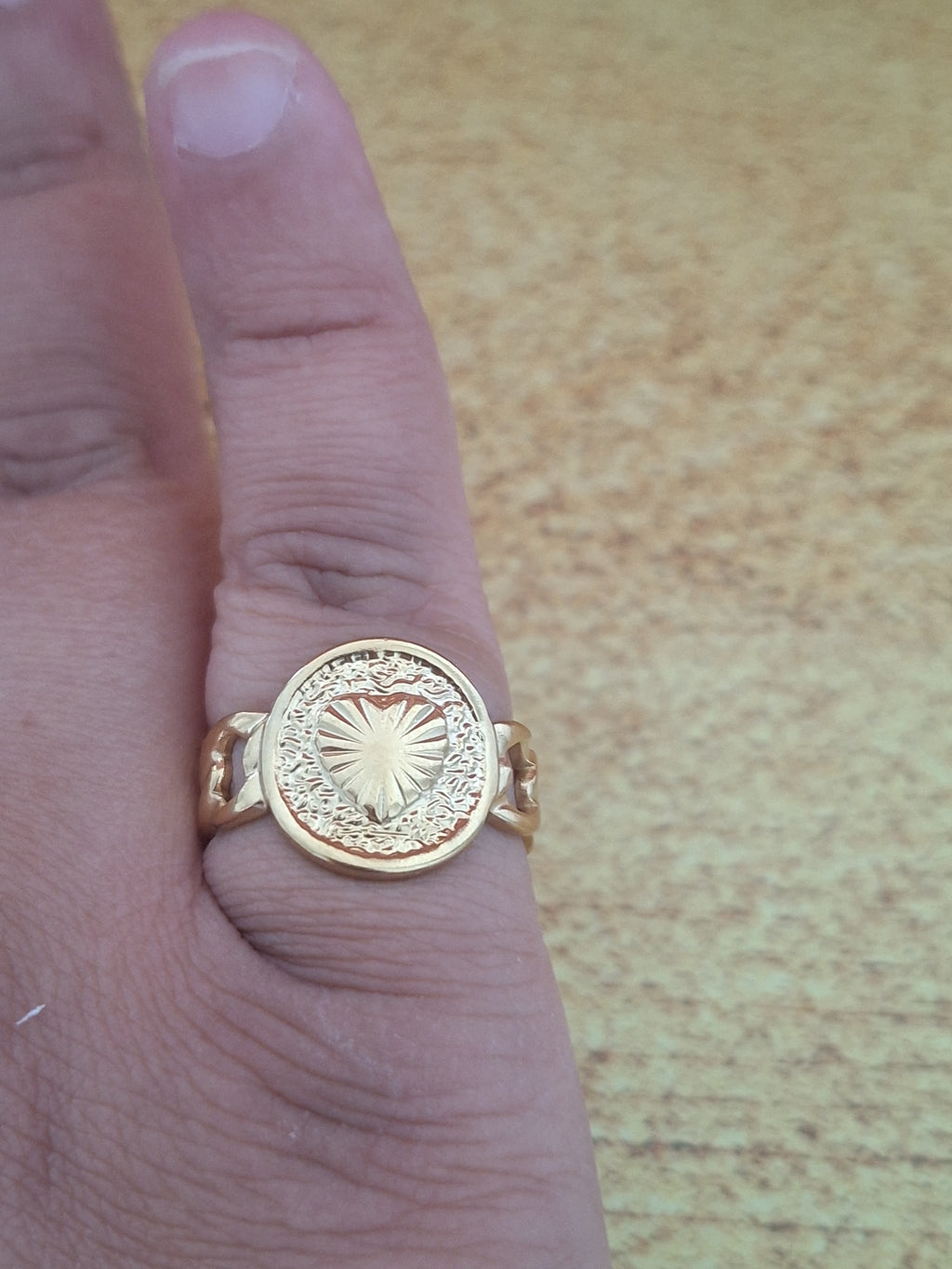 Bague coeur ciselé