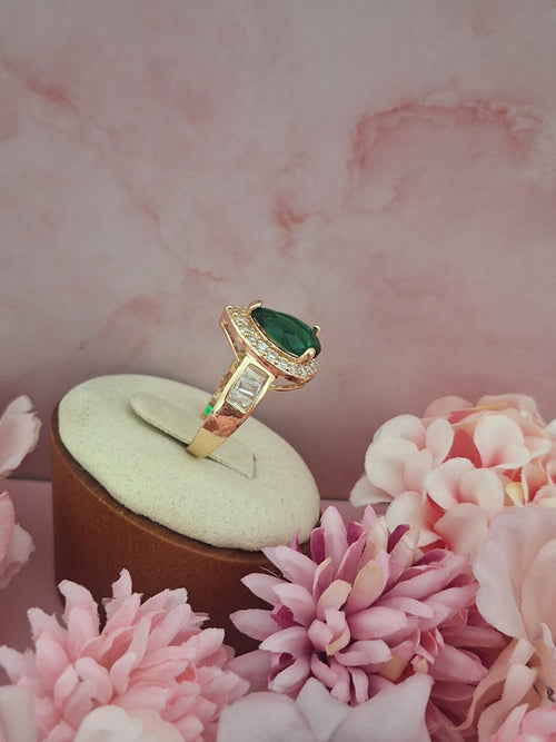 Bague en forme de goutte d'eau